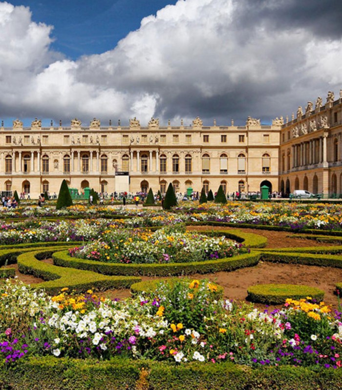 Versailles & Chartres Cathedral Private Day Tour