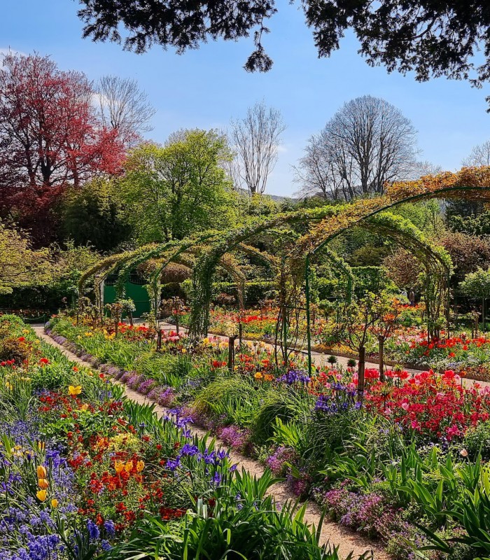 Giverny Half-Day Private Tour – Monet’s Gardens from Paris